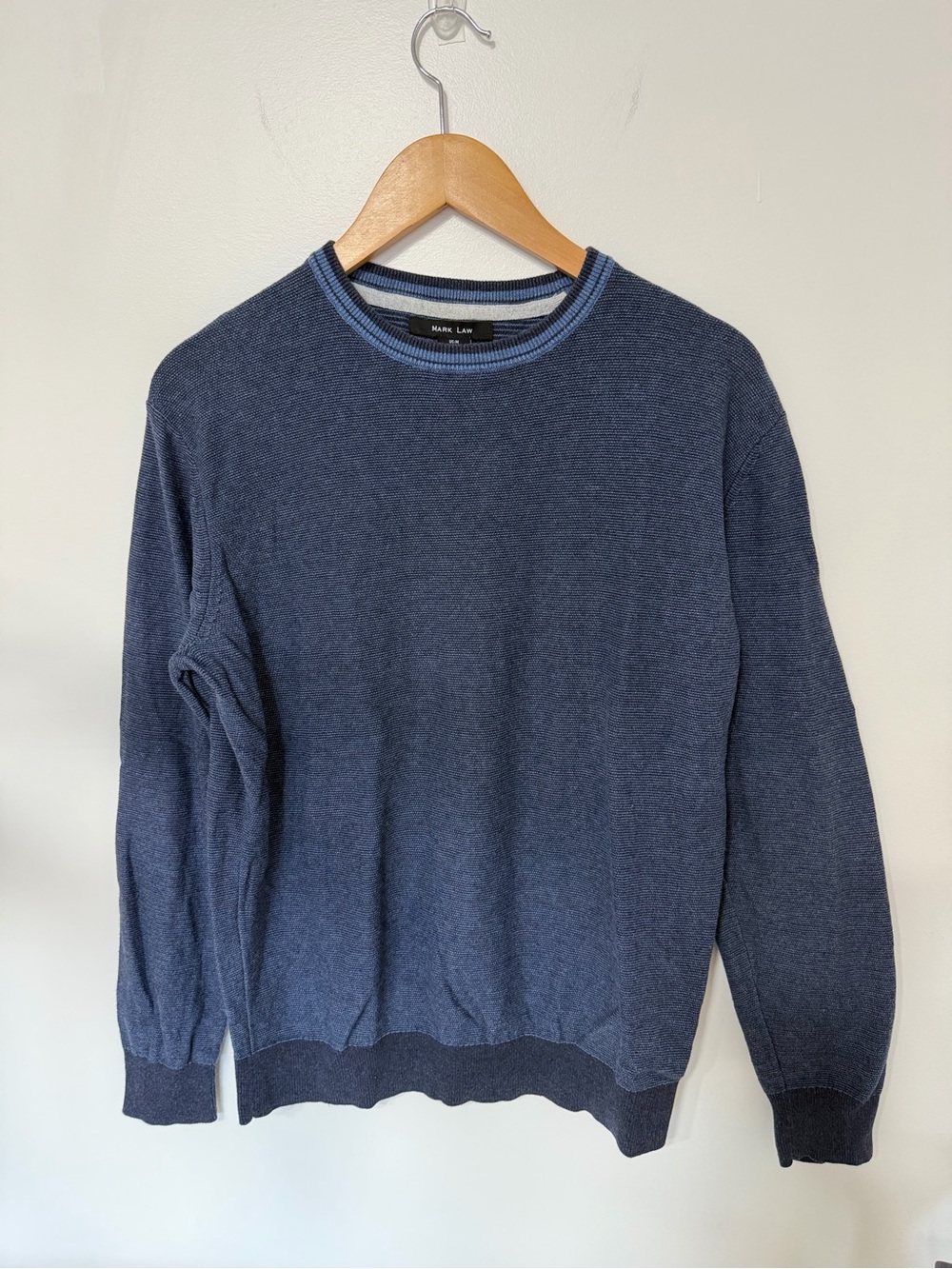 Mark Law Men’s Medium Blue Textured Crewneck Sweater Pullover Casual Knit